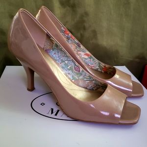 GUC Tahari Opened Toed Heel